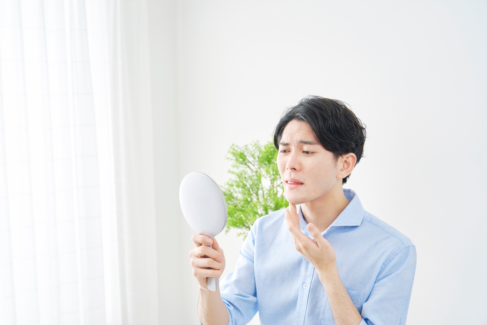 メンズの肌あれはなぜ起こる？ベタつき・カサつきの原因と継続できるスキンケア